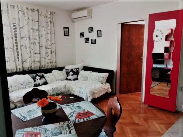 Apartment Tea Цетине Экстерьер фото