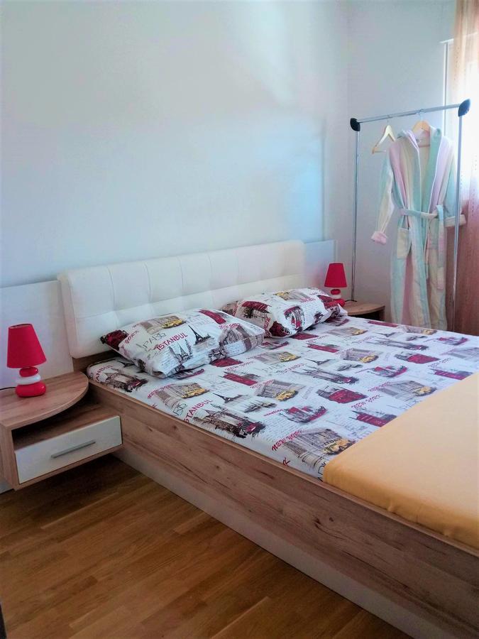 Apartment Tea Цетине Экстерьер фото